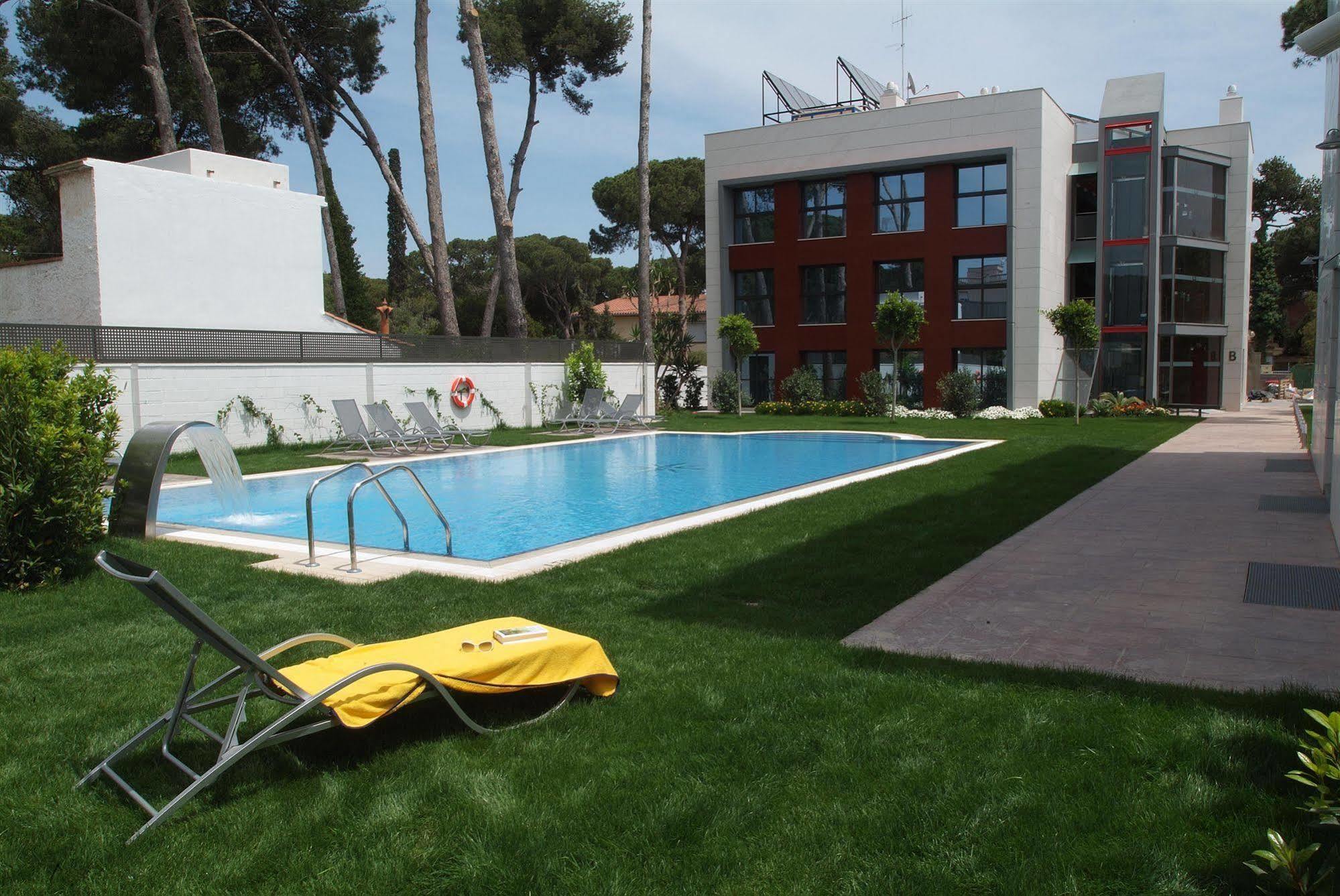 Apartamentos Royal Marina Gardens Castelldefels Eksteriør bilde